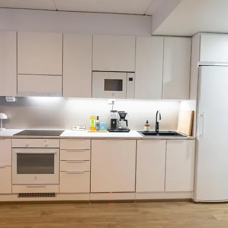 Beautifully Furnished Family - Parking, Sauna, Balcony 公寓 *