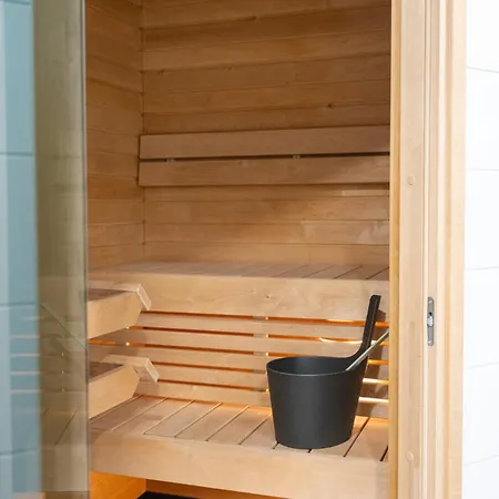 Beautifully Furnished Family - Parking, Sauna, Balcony *