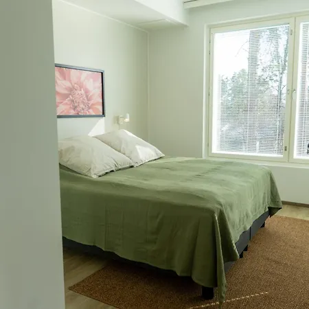 Beautifully Furnished Family - Parking, Sauna, Balcony *