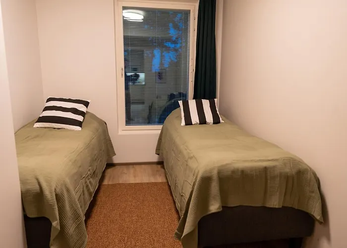 Beautifully Furnished Family - Parking, Sauna, Balcony *