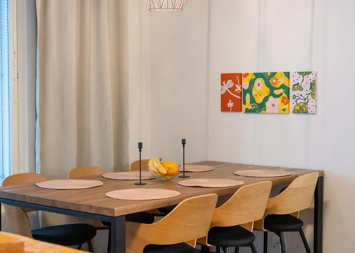 Beautifully Furnished Family - Parking, Sauna, Balcony