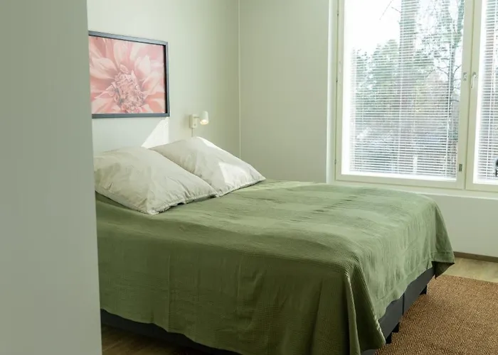 Beautifully Furnished Family - Parking, Sauna, Balcony *